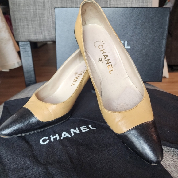 Authentic CHANEL Black and Tan Heels - Picture 3 of 15